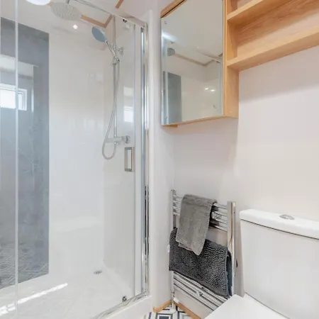 2 Bed In Oc-c43275 롯지